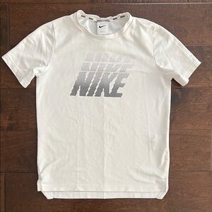 Nike Kid's White dry fit Tee size M *see note